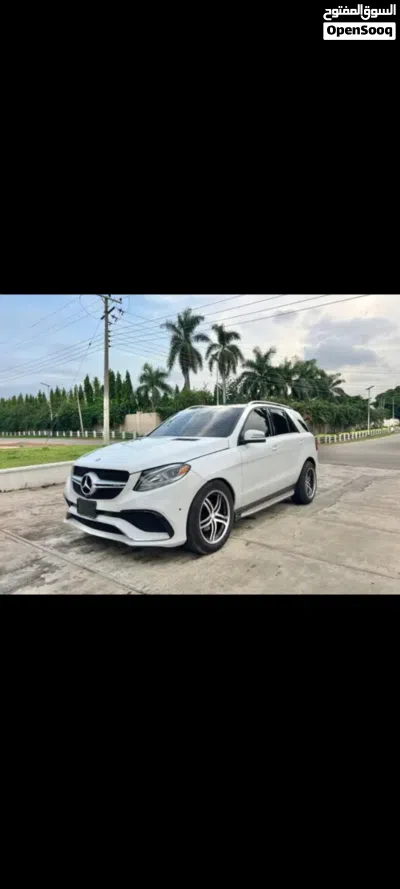 Mercedes Benz CLE-Class CLE 300 2