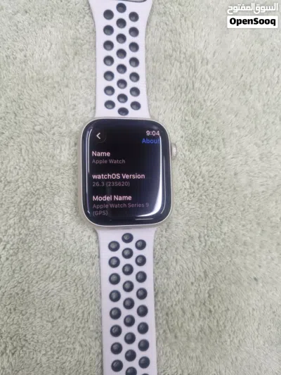 apple watch 45mm series 9 good condition 3
