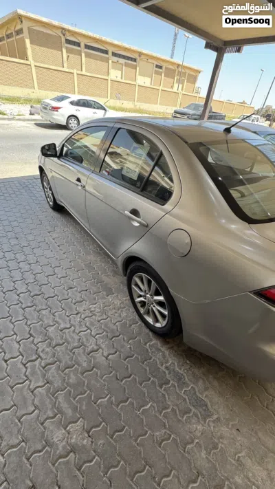ميتسوبيشي لانسر Standard 3