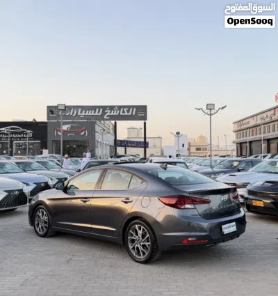 Hyundai Elantra Limited 4