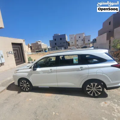 Toyota Veloz GLX 2