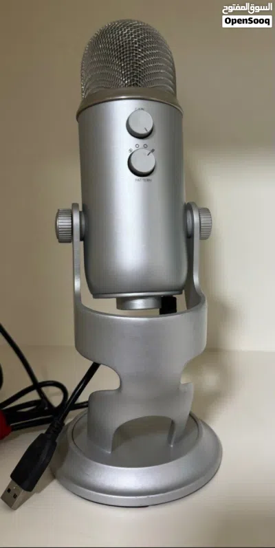 للبيع ميكروفون احترافي Blue Yeti كسر الزيرو 4