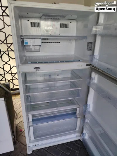 LG refrigerator very good condition 2
