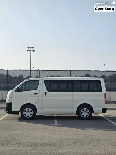 Toyota Hiace Cargo 2