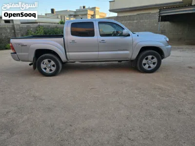 Toyota Tacoma SR5 2
