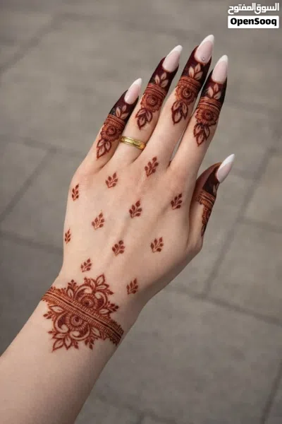 Arabic Henna Artist in Muscat 4