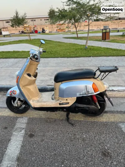 Yamaha XMAX 2