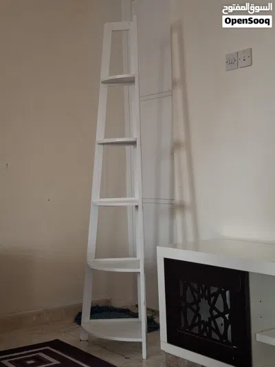 طاولات للديكور والتلفاز بحاله ممتازه جدا 3