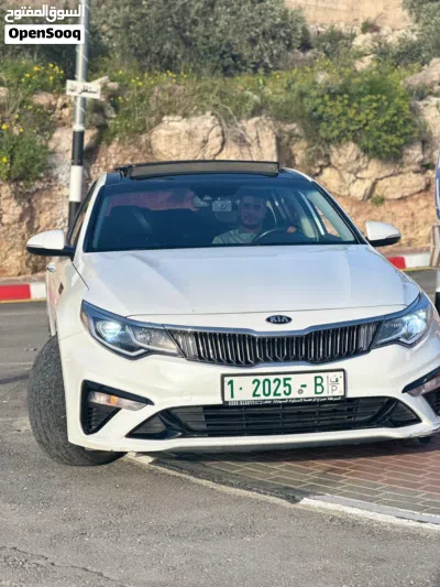 كيا K5 Standard 4