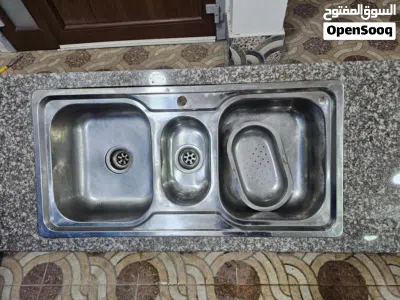 مجلى مطبخ كامل مع رخام جرانيت للبيع بحالة ممتازة ونظيفة جداً 2