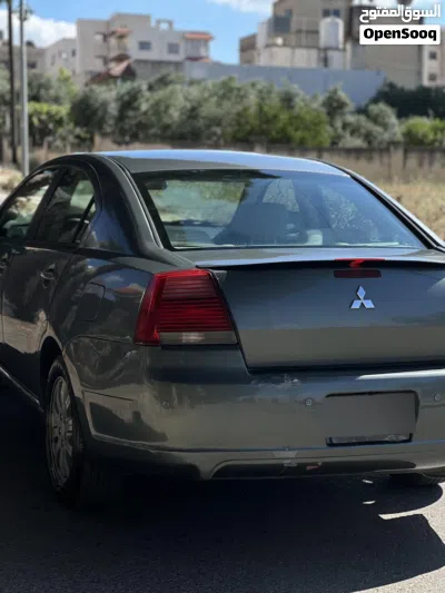 Mitsubishi Galant Standard 4