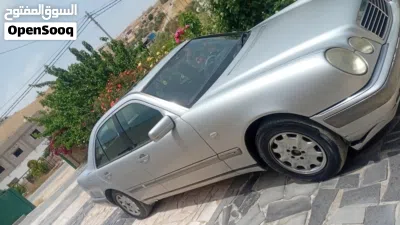 مرسيدس بنز الفئة-E E 200 2