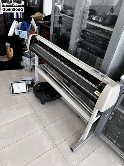 ماكينة قص ستيكرات وفينيل احترافية JK1351 – بحالة ممتازة 3