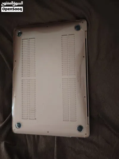 Apple Macbook air ماك بوك اير سعة512 لون ذهبي 2