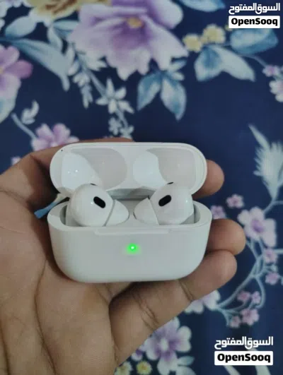 سماعات Air Pods Pro الاصليه درجه اولى مع ساعه ZT الاصليه مع 7 سيور 2