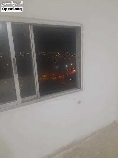 شقة ذات إطلالة بانورامية للإيجار في جبل التاج 2