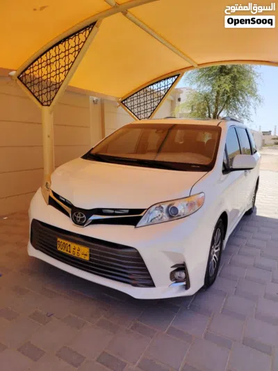 Toyota Sienna XLE 4