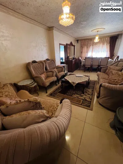 طقم كنب بحالة جيدة جدا للبيع 3