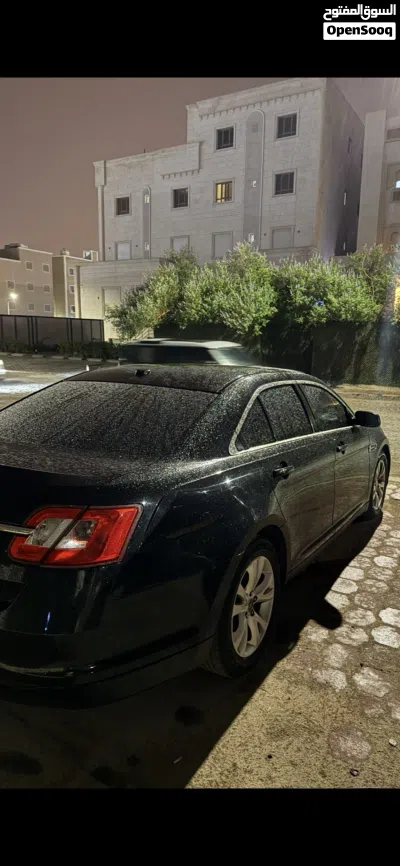 Ford Taurus SEL 2