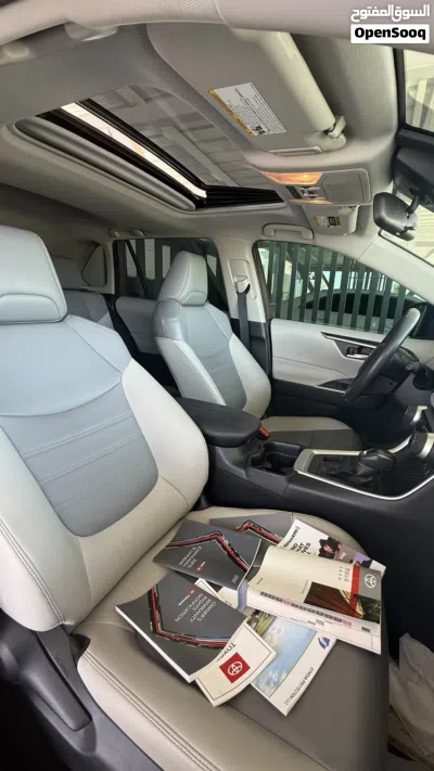 Toyota RAV 4 XLE 3