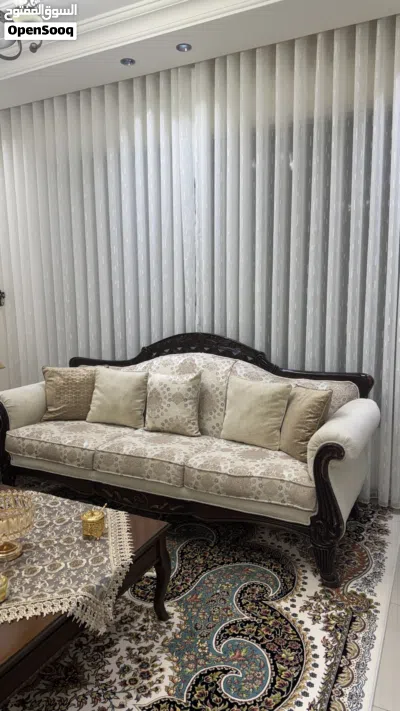 طقم كنب وطاولات وكراسي سفره ودولسوار 4