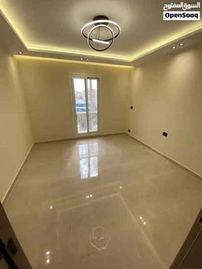 شقه استلام فوري في كمبوند بجوار مدينتي ودقايق لبوابات العاصمه ب270الف واقساط ع 10 سنين بدون دفعات 3