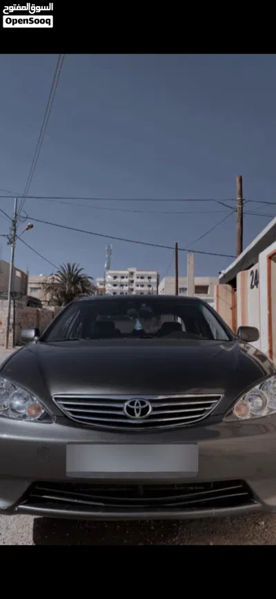 Toyota Camry SE 2