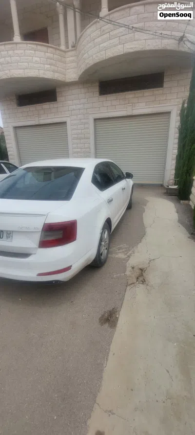 سكودا اوكتافيا Standard 3