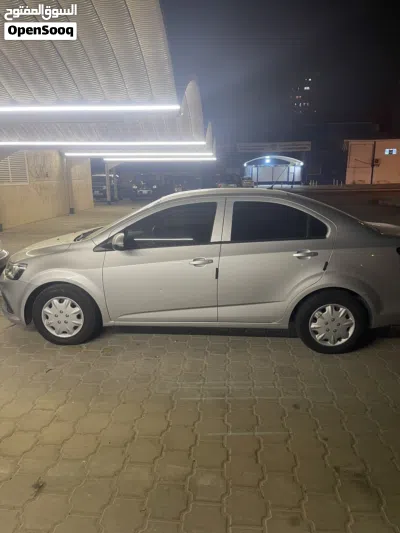 Chevrolet Aveo Base 2