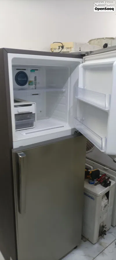 good working candition fridge 2
