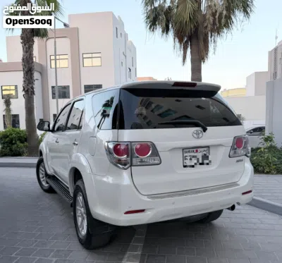 Toyota Fortuner SR5 3