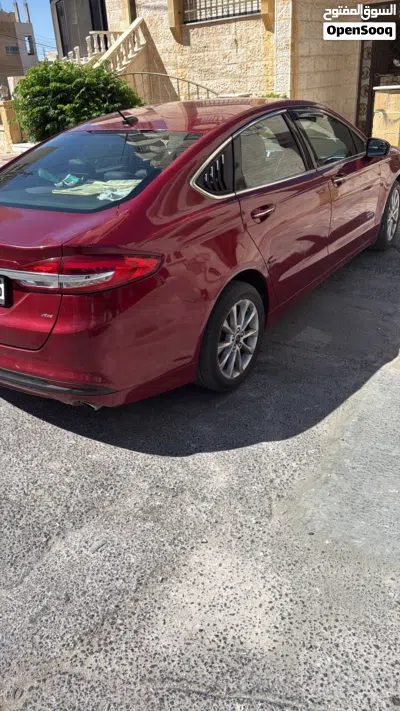Ford Fusion SE 2
