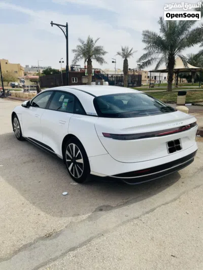 Lucid Air Pure 4