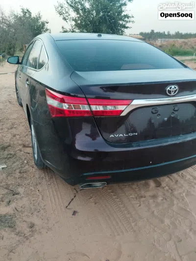 Toyota Avalon XLE 2
