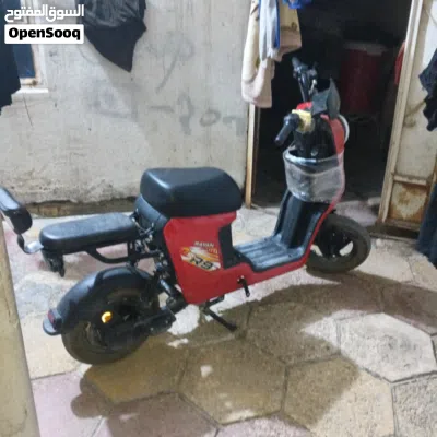 سلام عليكم دراجه R9ريان للبييع دراجه ما متعوبه كهربائيات كامله 5بطاريات كل بطاريه 28امبير مرتبه. 2