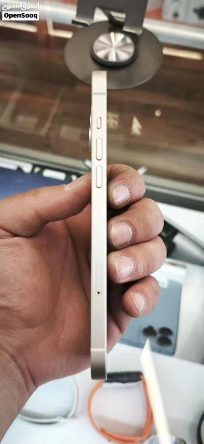 iphone 14 plus تخزين 128g لون ابيض بطارية 89% خالي من الخدوش بحالة الوكالة بسعر حرررق 4