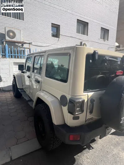 Jeep Wrangler Sahara 4