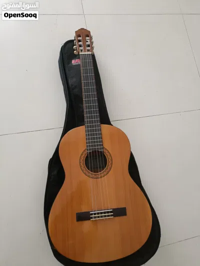 Yamaha C40 Guitar (With Case) + CASIO CT-X700 Keyboard For Sale (Altogether For 50 OMR) 2