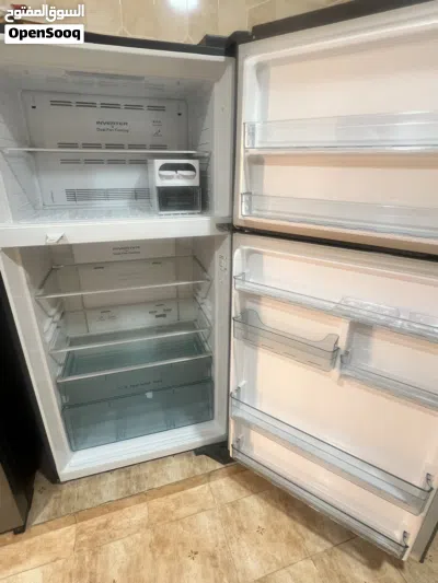 ثلاجه كبيره للبيع بحالة ممتازه 2