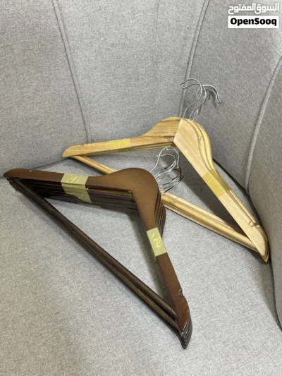 علاقة الملابس (Clothes hanger) خشبيه بالجمله او الفردي متوفره كمية كبيره 2