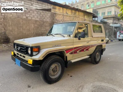 Toyota Land Cruiser Grand Touring 2