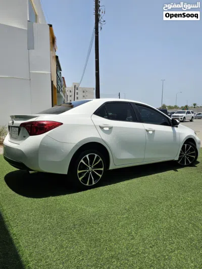 Toyota Corolla SE 4