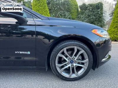 Ford Fusion SE 2