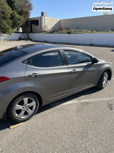 Hyundai Elantra SE 2