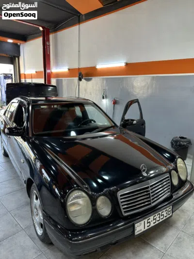 Mercedes Benz E-Class E 200 2