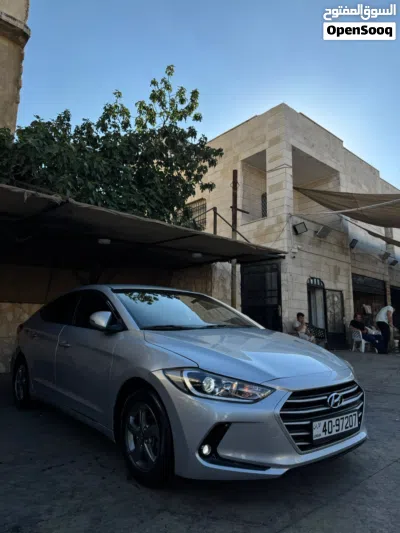 Hyundai Avante SE 2