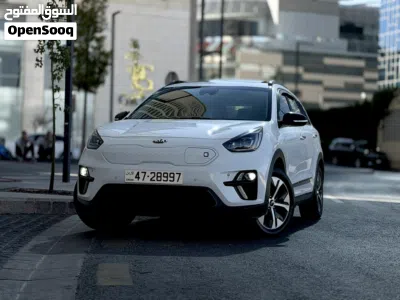 Kia Niro EX Touring 4