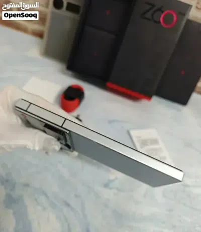 متوفر اجهزه z60 الترا بداكره 512رام16بمعالج s24الترا اجهزه جديده واصليه متوفر بالسعر 3450دينار مكان 3