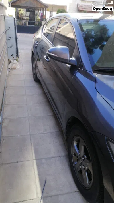 Hyundai Avante Standard 4