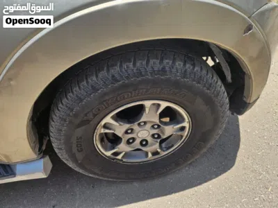 Mitsubishi Pajero GLS 2